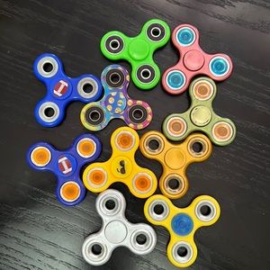 Bundle of 10 Fidget Spinners | EUC